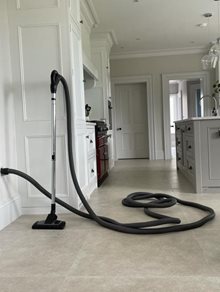 Beam Vacuum hose in new build kitchen